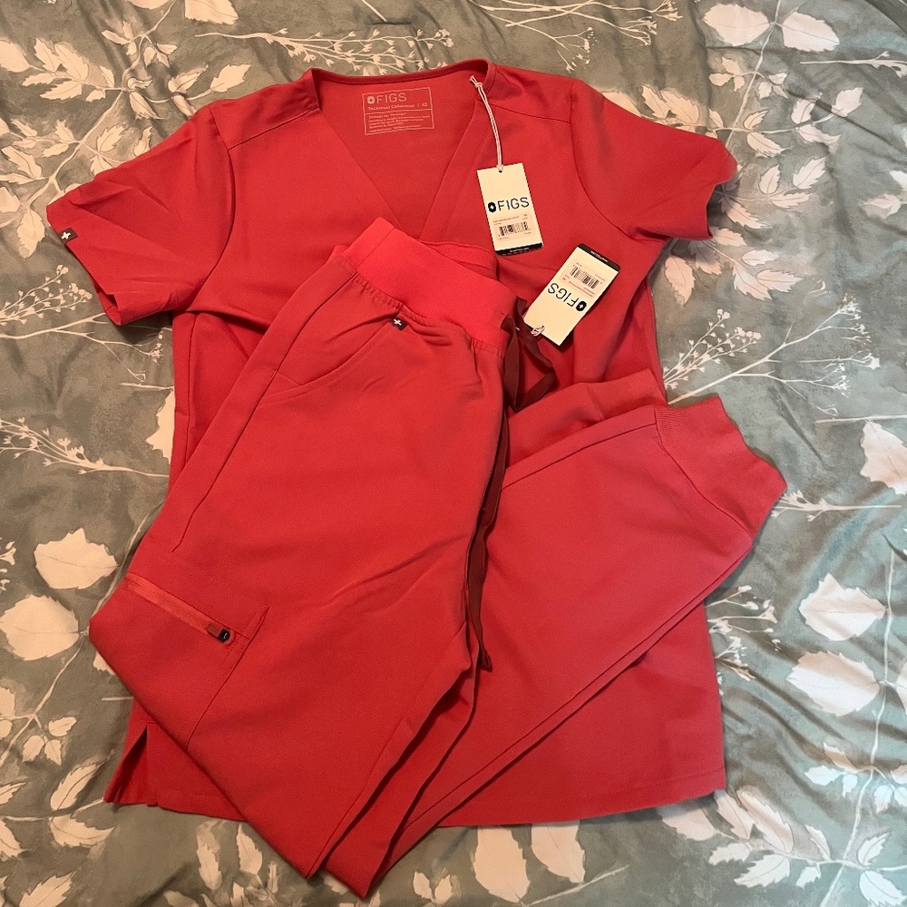 FIGS Women’s Scrub Set NWT